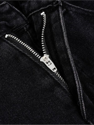 Frayed cargo jeans – zip fly close-up | XoKool