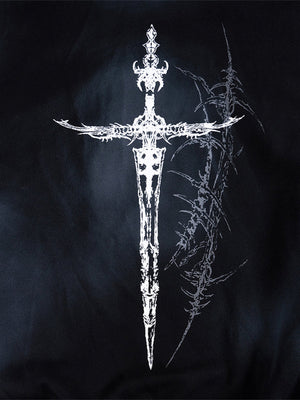 Gothic Zip Hoodie – Schwarz, Dolch-Print auf dem Rücken im Detail | XoKool
