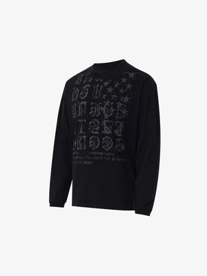 Gothic Buchstaben-Longsleeve – Schwarz, Vorderseite flach, schräg | XoKool