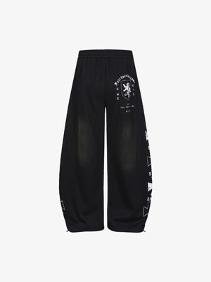 Gothic sweatpants – Black, on model side | XoKool