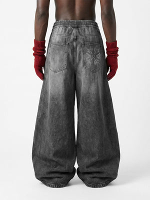 Elastic waist jeans – On model back | XoKool
