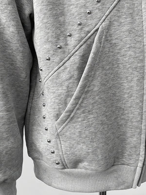 Zip Hoodie mit Nieten – Taschennaht mit Nieten Nahaufnahme | XoKool