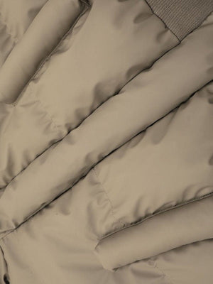 Short puffer jacket – Khaki, quilting close-up | XoKool