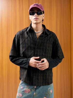 Karohemd im Layered-Look – am Model, Vorderansicht, Hände verschränkt | XoKool