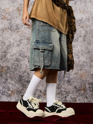 Denim cargo shorts – on model, side (legs) | XoKool