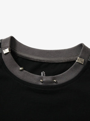 Gestreiftes Raglan T-Shirt – Schwarz, Metallteile am Kragen im Detail | XoKool