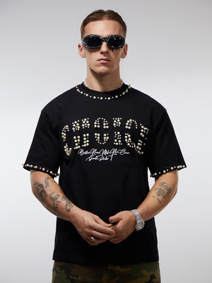 T-Shirt mit Perlen-Schriftzug – am Model, Vorderansicht | XoKool