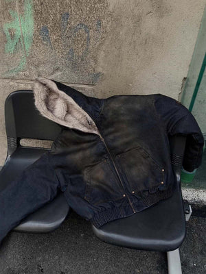 Hooded denim jacket – street photo on chair | XoKool