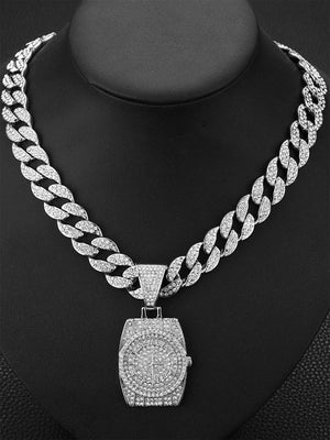 Cadena cubana iced out con colgante de reloj – sobre busto negro | XoKool