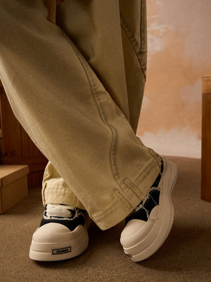 Yellow barrel jeans – on model, hem & shoes | XoKool