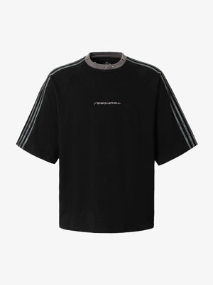 Raglan T-Shirt mit gestreiften Ärmeln und Metallkragen – Schwarz, Vorderansicht | XoKool