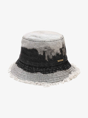Gorro bucket de denim bicolor con efecto blanqueado y ala deshilachada – negro, vista frontal | XoKool