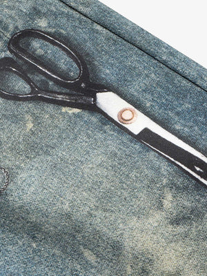 Graphic Jorts mit Scheren- und Ketten-Print – aufgedruckte Schere im Detail | XoKool