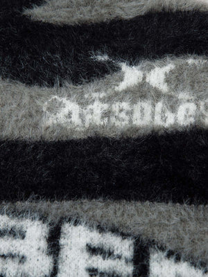 Half zip sweater – chest knit close-up | XoKool