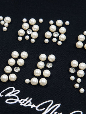 T-Shirt mit Perlen-Schriftzug – Detail Perlenbuchstaben | XoKool