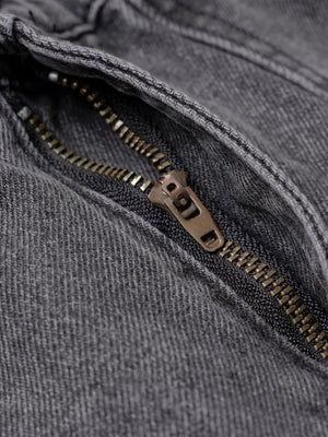 Grey cargo jeans – zip fly close-up | XoKool