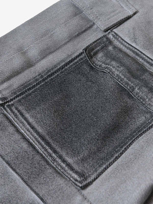 Graue Cargo Jeans – Tasche im Detail | XoKool