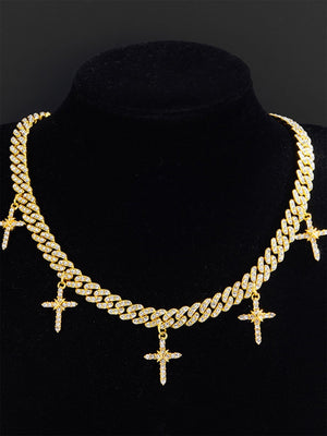 Cross charm chain – Gold, on bust, black background | XoKool