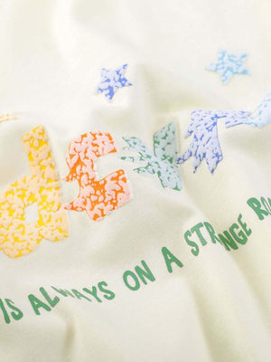 Shooting Star Graphic T-Shirt mit Puff-Print-Schriftzug – Frontprint Nahaufnahme (texturierte Buchstaben) | XoKool