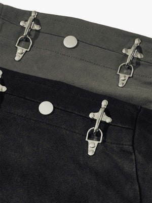 Punk T-Shirt mit Nieten – Schulterbeschläge im Detail | XoKool