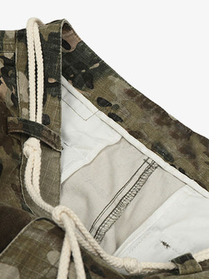 Camo Cargohose – Nahaufnahme von Bund und Hosenschlitz | XoKool