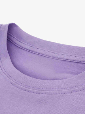 Letter print tee – collar close-up | XoKool