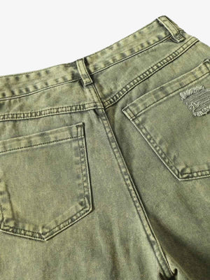 Ripped barrel jeans – back pocket close-up | XoKool