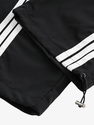 Wide Leg Trainingshose – Streifen und Saum mit Toggle im Detail | XoKool