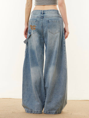 Barrel Jeans – Light blue on model, back | XoKool