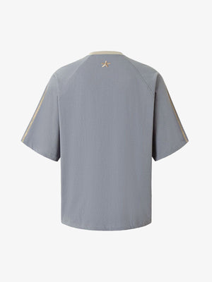 Raglan T-Shirt mit gestreiften Ärmeln und Metallkragen – Blaugrau, Rückansicht | XoKool