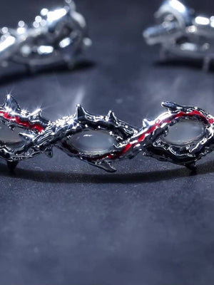 Thorn bracelet – thorn detail close-up | XoKool