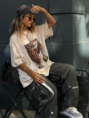 Painting T-Shirt – am Model, sitzend, Straße | XoKool