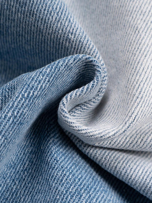 Shorts cargo desgastados – detalle de la textura de la tela | XoKool