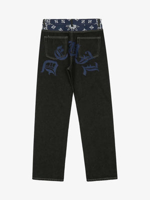 Schwarze Straight Leg Jeans mit Bandana-Bund – blaue Buchstaben, Rückansicht | XoKool