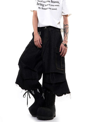 Layered Baggy Cargo Jorts mit Raw Hem – am Model, Vorderansicht | XoKool