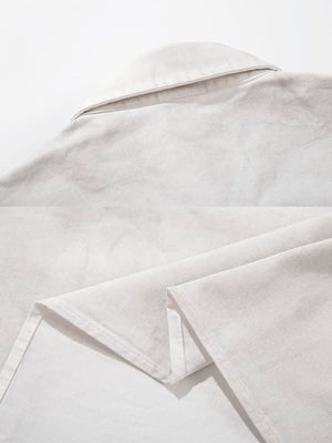 Button-Up-Hemd mit Collage-Print – Kragen und Stoff im Detail | XoKool
