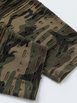 Camo Layered T-Shirt – Distressed Camo-Ärmel Nahaufnahme | XoKool