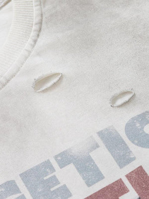 Camo Layered T-Shirt – Distressed-Löcher Nahaufnahme | XoKool