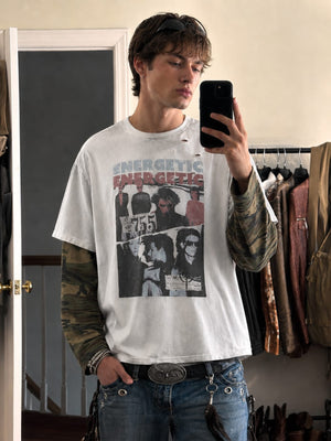Off-White Layered T-Shirt mit Distressed Camo-Ärmeln – am Model, Spiegel-Selfie | XoKool