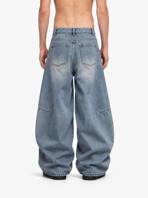 Paint Splatter Baggy Jeans mit Stern-Print – am Model, Rückansicht | XoKool