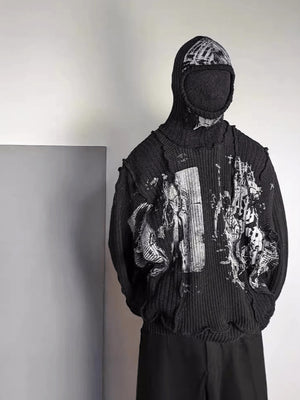 Punk Collage Strick-Hoodie mit Sturmhaube – am Model, Vorderansicht | XoKool
