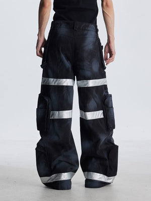 Wide Leg Cargohose mit reflektierenden Streifen – Schwarz, am Model, Vorderansicht | XoKool