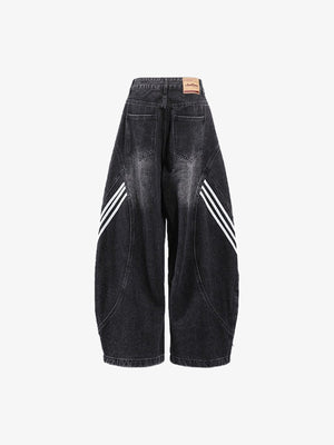 Barrel Jeans mit Seitenstreifen – Schwarz, Rückseite flach | XoKool