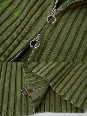 Geripptes Zip-Cardigan – Olivgrün, Reißverschlusszieher und Saum im Detail | XoKool