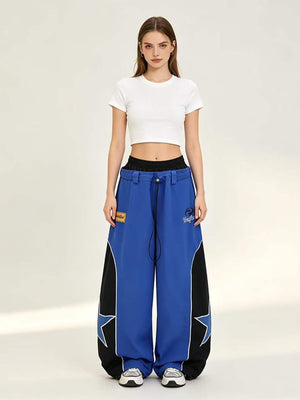 Star Jogginghose – Blau, am weiblichen Model | XoKool