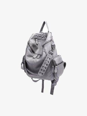 Washed Kunstleder-Rucksack mit Nieten – Grau, Dreiviertelansicht mit Gurt | XoKool
