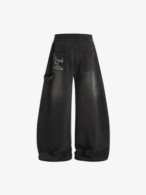 Washed Barrel Jogginghose mit Buchstaben-Stickerei – Schwarz, Rückansicht | XoKool