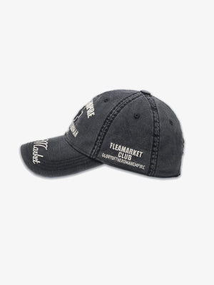 Washed Schwarze Cap mit Kreuz- und Buchstabenstickerei – Seitenansicht | XoKool