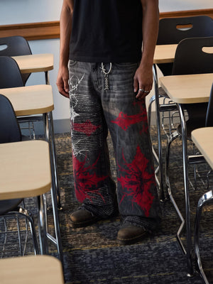 Gothic Print Jeans – street photo, front | XoKool