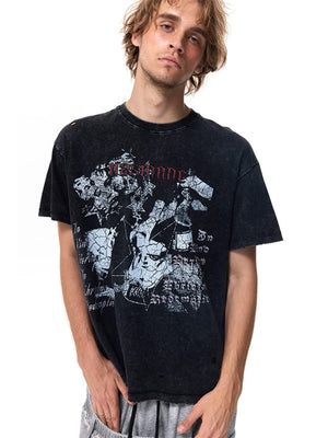 Washed Black Grunge Collage Graphic T-Shirt – am Model, vorne | XoKool